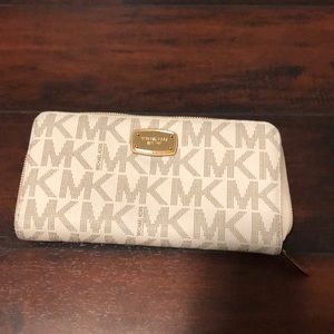 Micheal Kors Wallet
